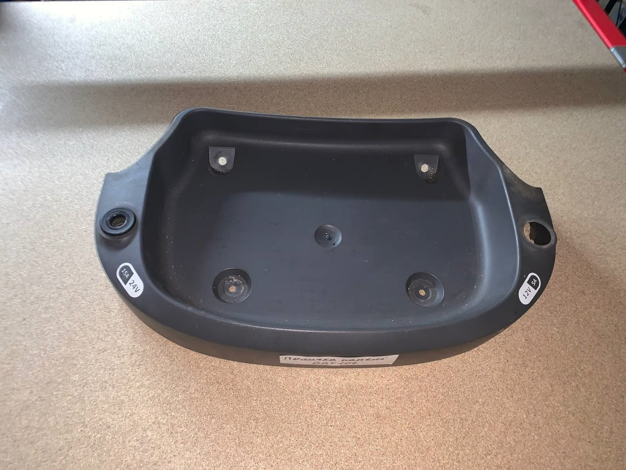 Полиця столик торпедо б/в DAF XF 106 (1793720, 1844543) оригінал