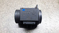 Расходомер воздуха Volkswagen Caddy 1.9TDi 1996-2004 года