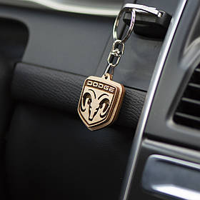 Брелок Dodge деревʼяний для авто від WooDoo Ukraine