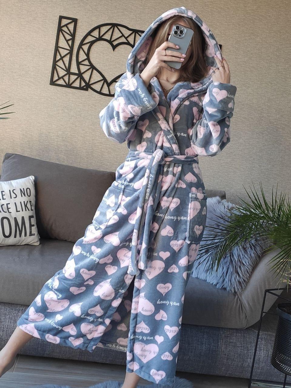 Гарний теплий жіночий довгий махровий халат сірий із серцями