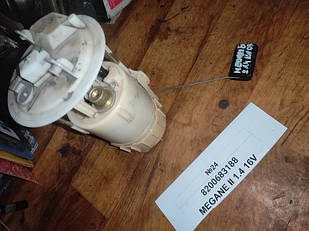 No24 Б/у Модуль паливного насоса з датчиком рівня палива, бензонасос 8200683188 для Renault Megane II 1.4