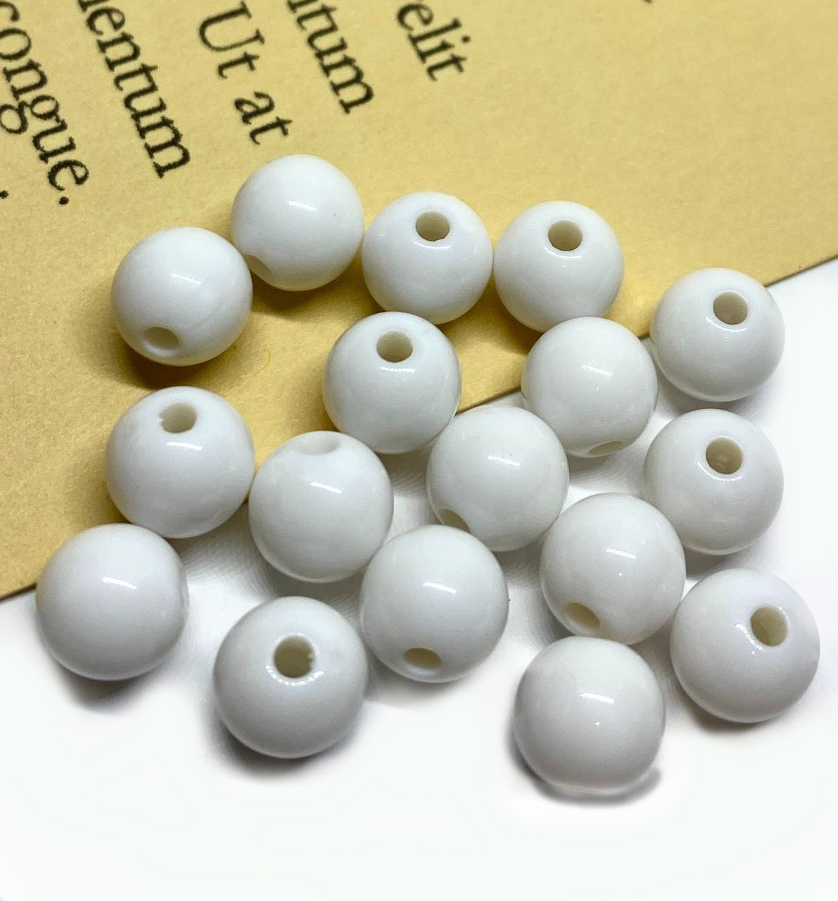 Намистини Куля пластик 8 мм Ø 1,8 мм +-25 г (±90 шт.) білий, фото 1