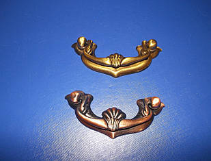 Камодна ручка на планці 64 мм