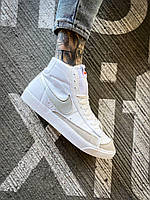 Женские кроссовки Nike Blazer Mid 77 "White/Metallic Silver" (белые с серым) стильные светлые кроссы К3551