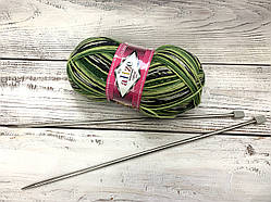 Пряжа Alize Superwash comfort socks. 100 г. 420 м. Колір — меланж 2696 білий, коричневий, відтінки зеленого