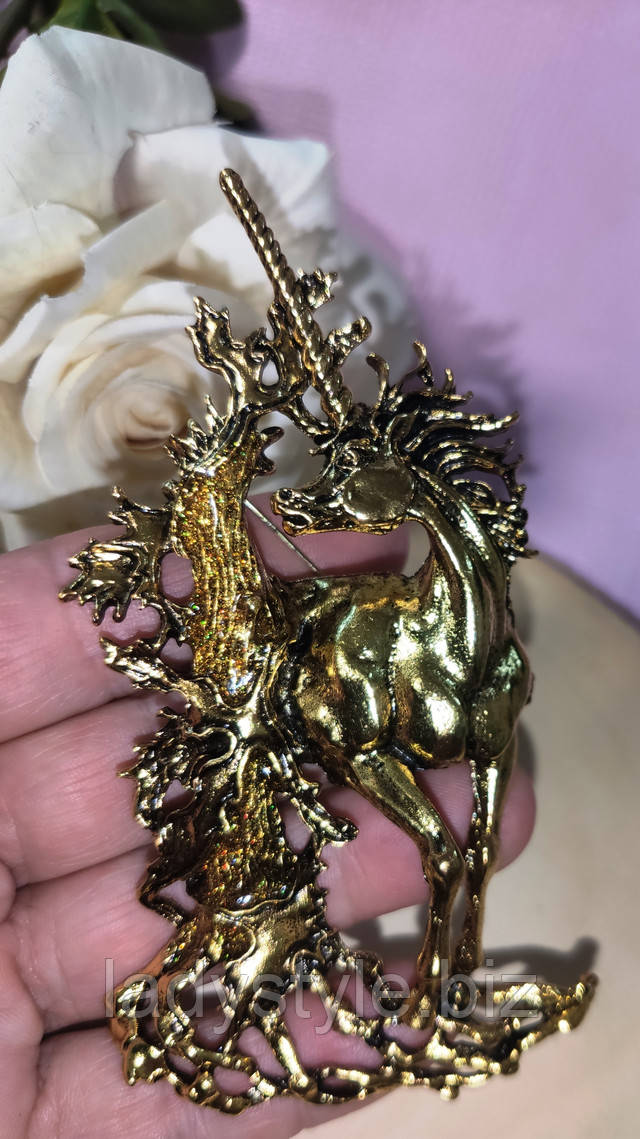 Брошь -единорог