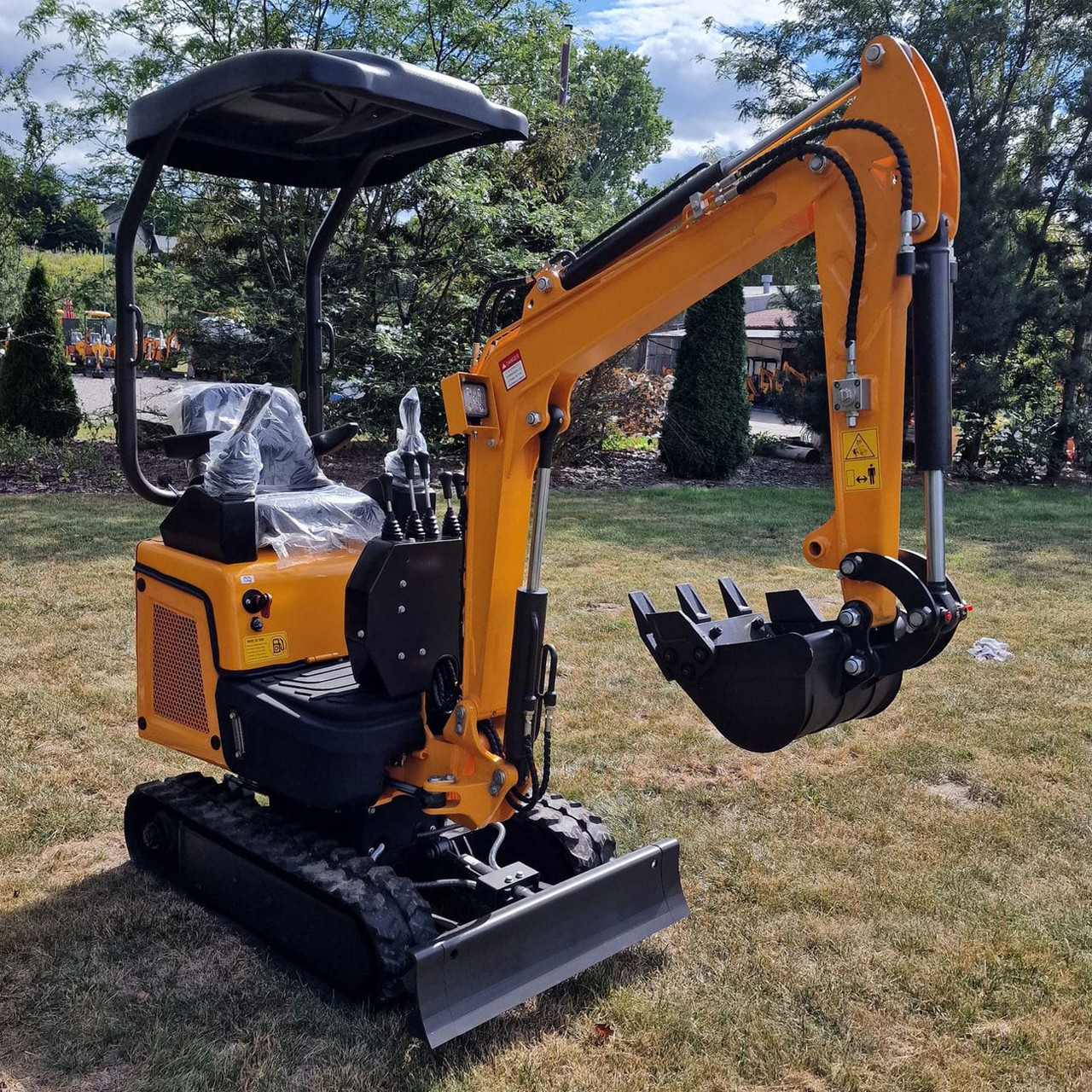 Міні-екскаватор Berger Kraus BK1300JSR у комплекті з приладдям, фото 1