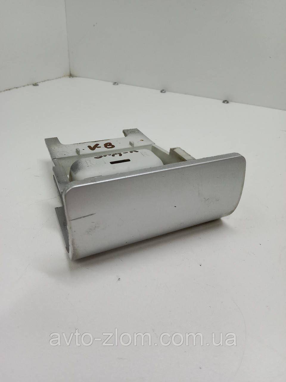 Заглушка порога Opel Vectra B. Опель Вектра Б. Задня права. 90586944., фото 1