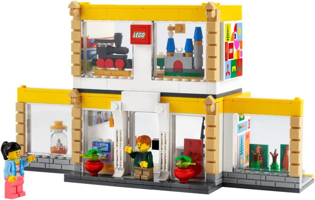 Конструктор LEGO Фірмовий магазин Лего