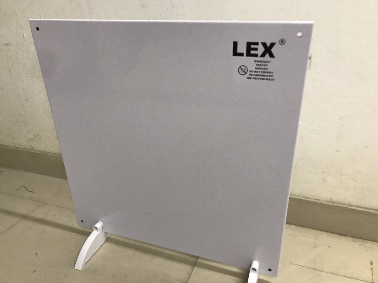 Обігрівач електричний конвекторний LEX LXCH-03B-W з можливістю кріплення на стіну на 425 Вт