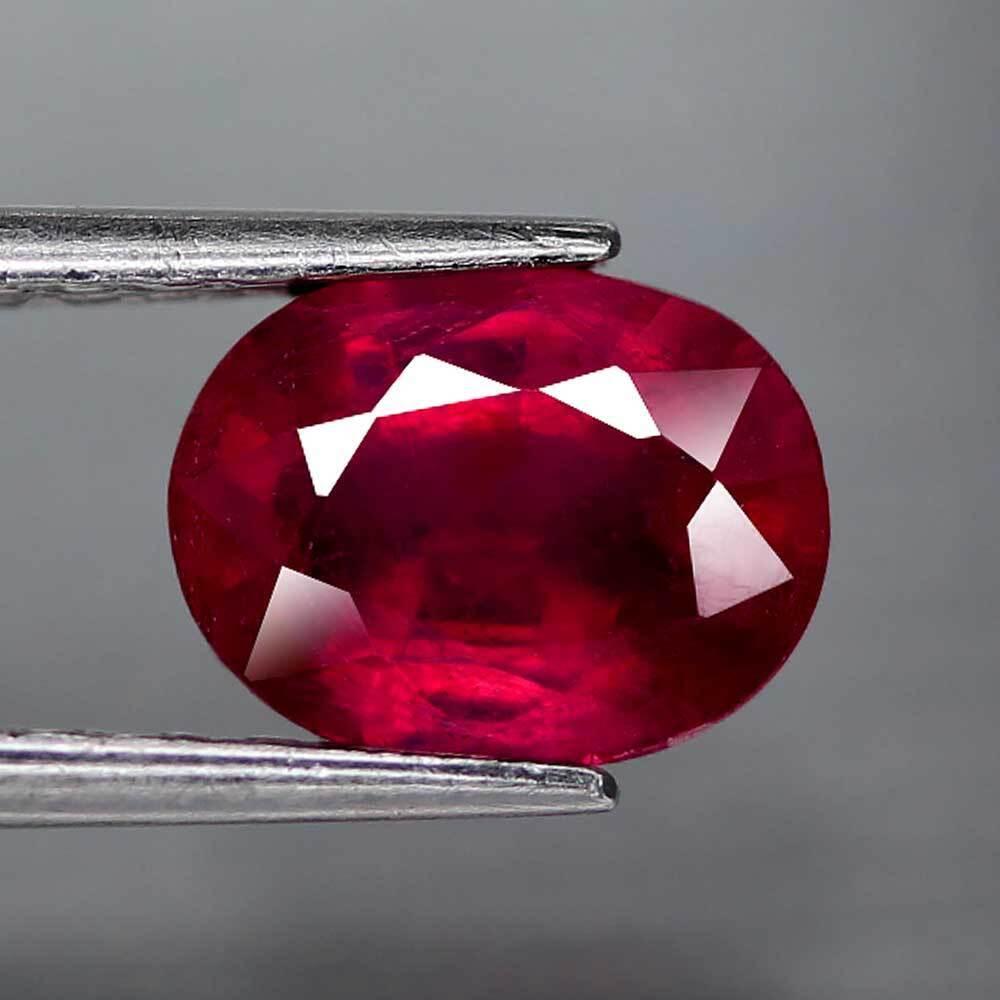 Рубін натуральний 2.13 Ct. 8.1 x 6.3 x 4 mm