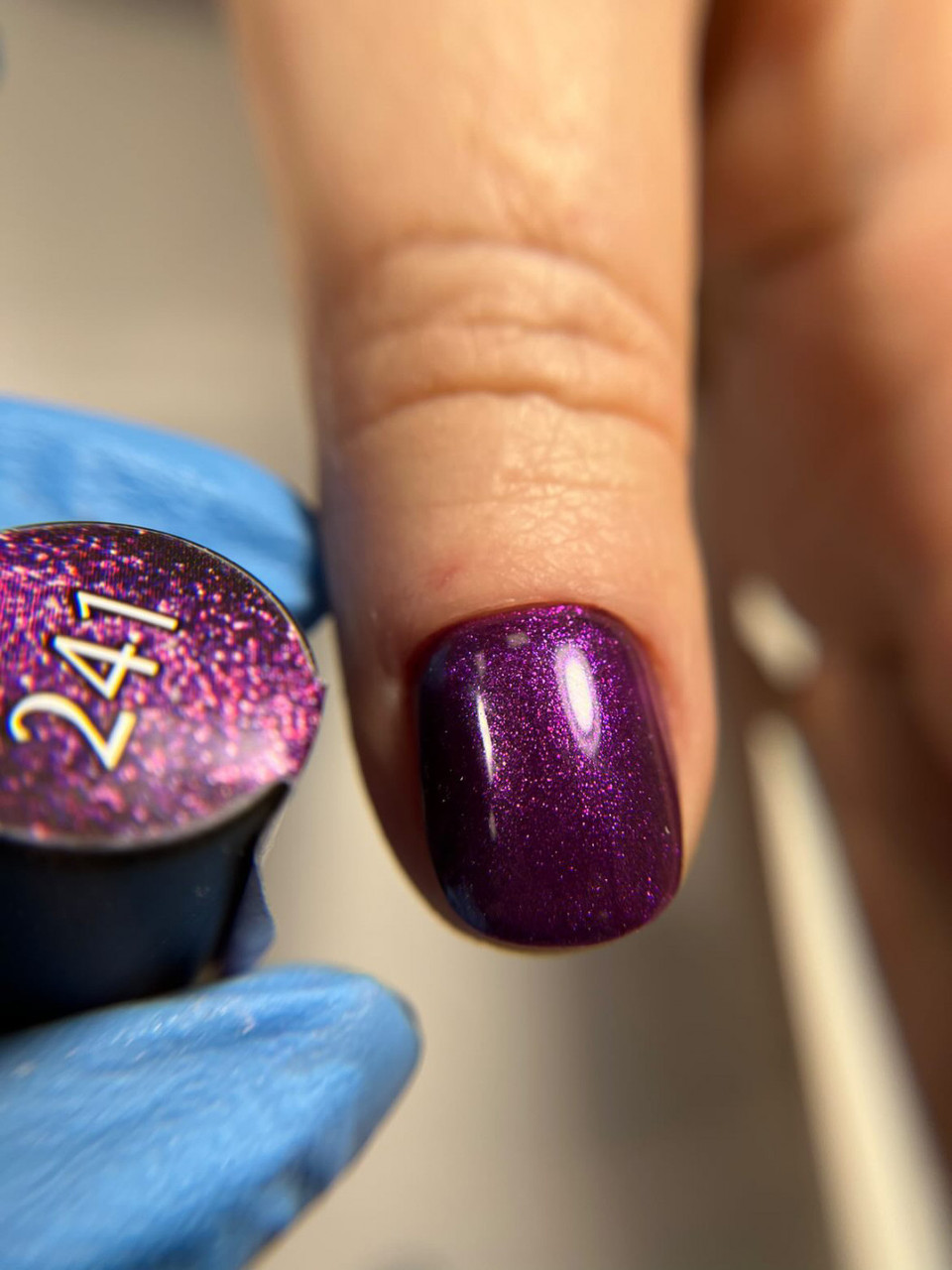 Гель-лак PNB 241 темно-фіолетовий з шиммером, 8 мл 4, фото 1