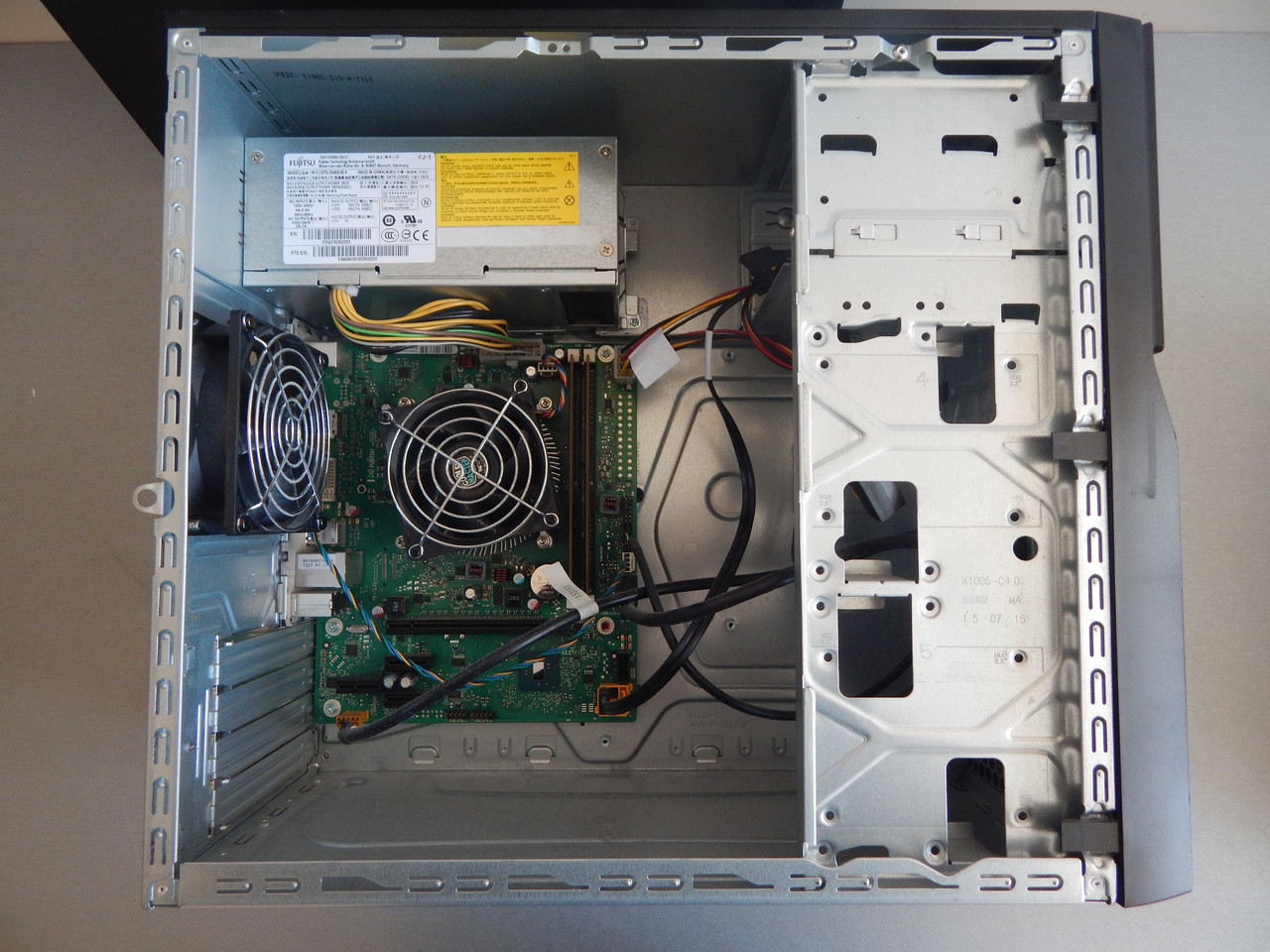 Системный блок б/у с Германии Fujitsu Esprimo P556 Intel Core i5-6500/ 4 Gb RAM/socket 1151 USB3.0 - фото 3 - id-p1725272302
