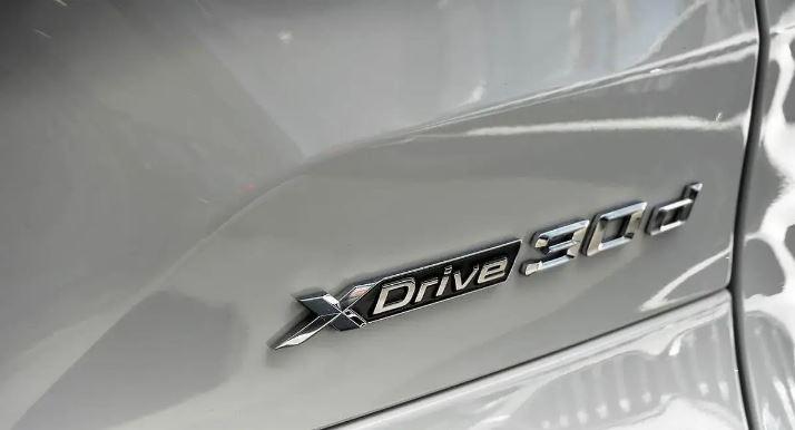 Шильдик емблема на крило Xdrive 30d BMW BMW E53 E70 F15 G05 X3 X4 X5 X6 X7 колір хром