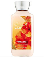 1, Увлажняющий парфюмированный лосьон для тела Bath and Body Works Sensual Amber Оригинал