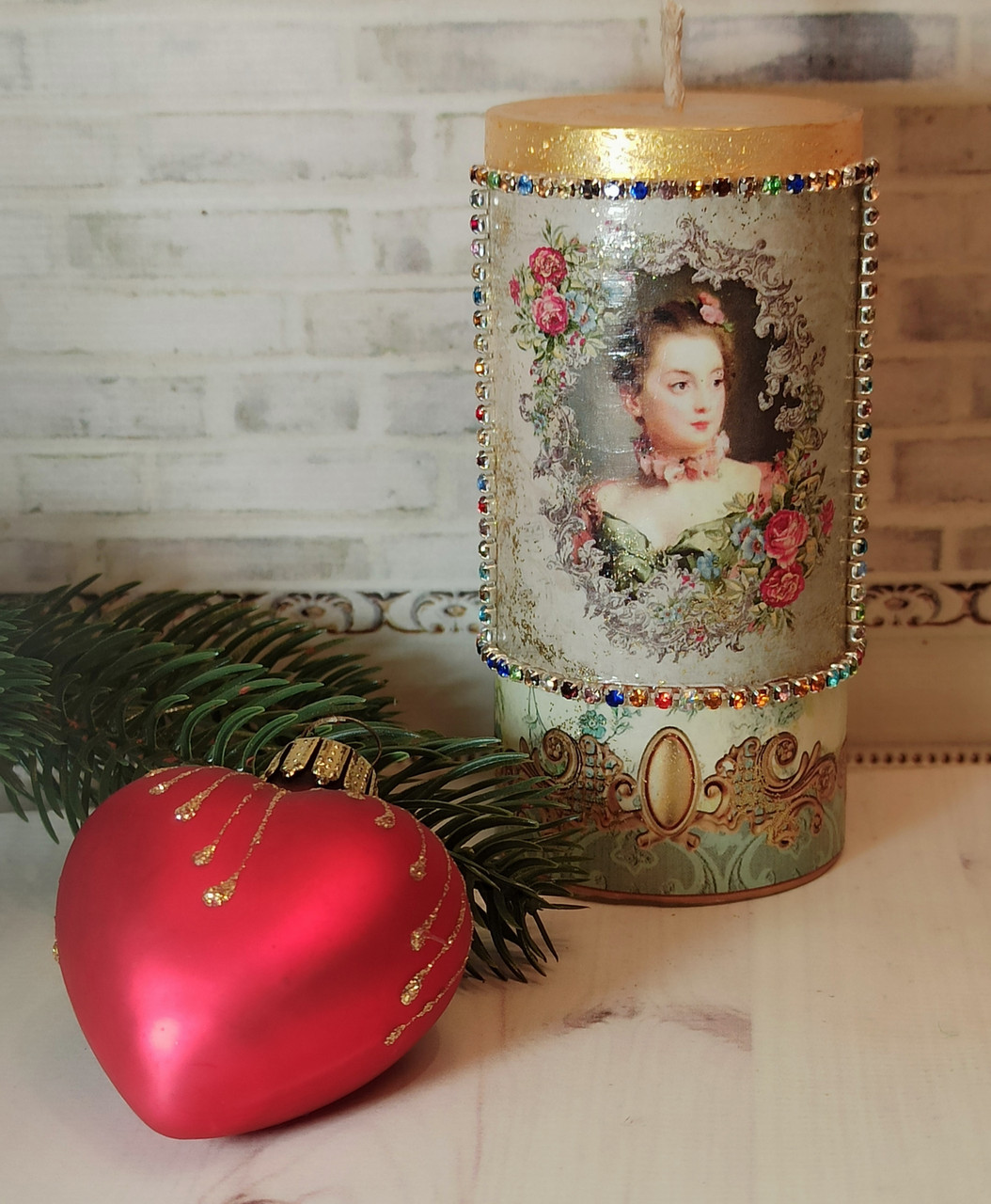 Свічка ручної роботи новорічна "Портрет дами"