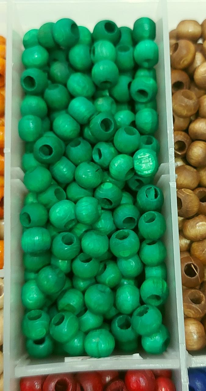 Намистини коралики дерев'яні 8 мм. Зелені лаковані 20 шт/уп.