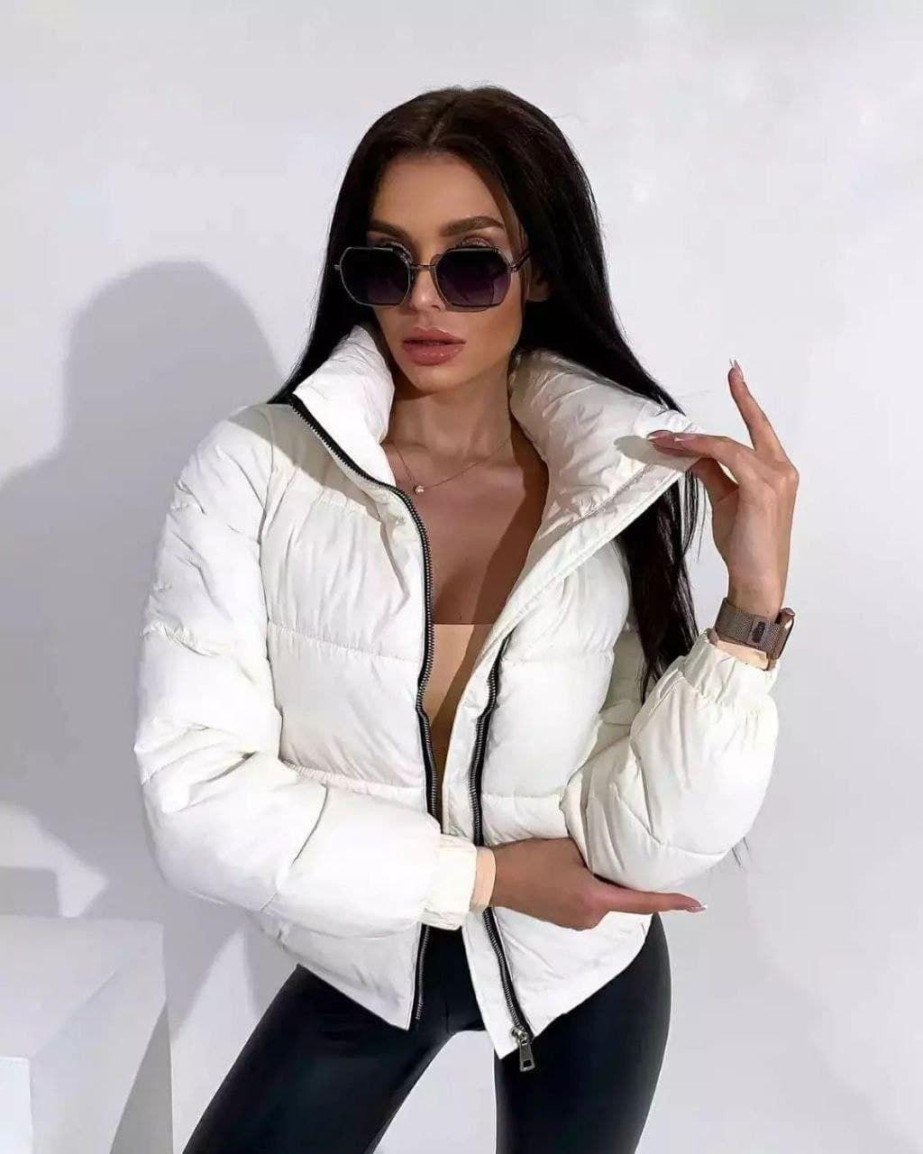 Стильна зимова жіноча коротка куртка без капюшону батал "Olly" Повсякденна практична легка тепла жіноча куртка