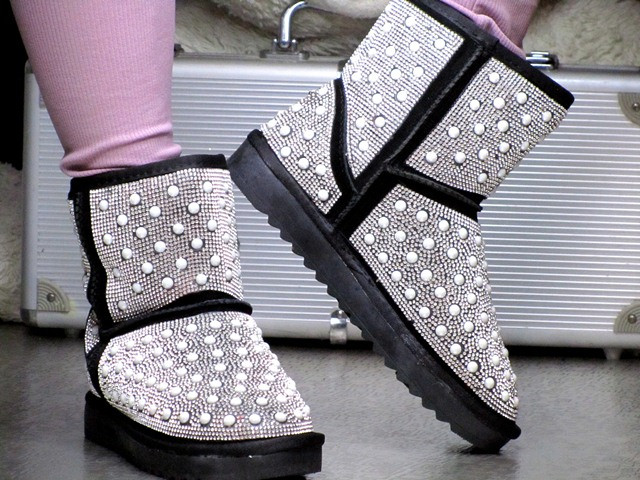 Женские угги со стразами купить | Интернет магазин UGG со стразами | Угги в стразах Мода на угги 2022, основные тренды