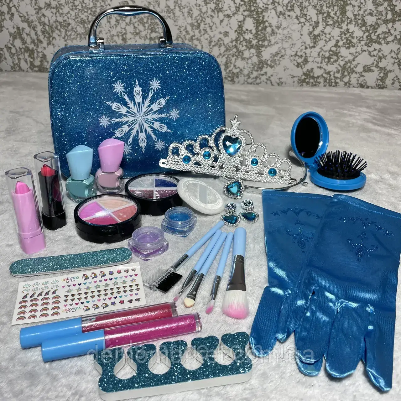 Набір дитячої косметики в сумочці "Холодне серце" корона, рукавички, лаки, тіні, рум'яна, помади, пензлики, фото 1