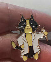 Брошь брошка значок пин кот кошка доктор КОТ металл эмаль врач со шприцом