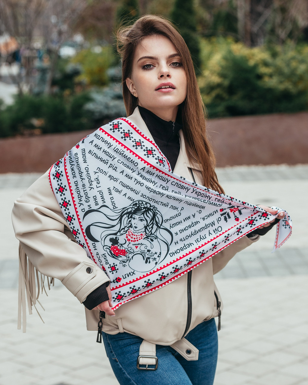 Дизайнерська косинка, бандана "Червона калина", 70х70х100 см, шовк, подарункова упаковка