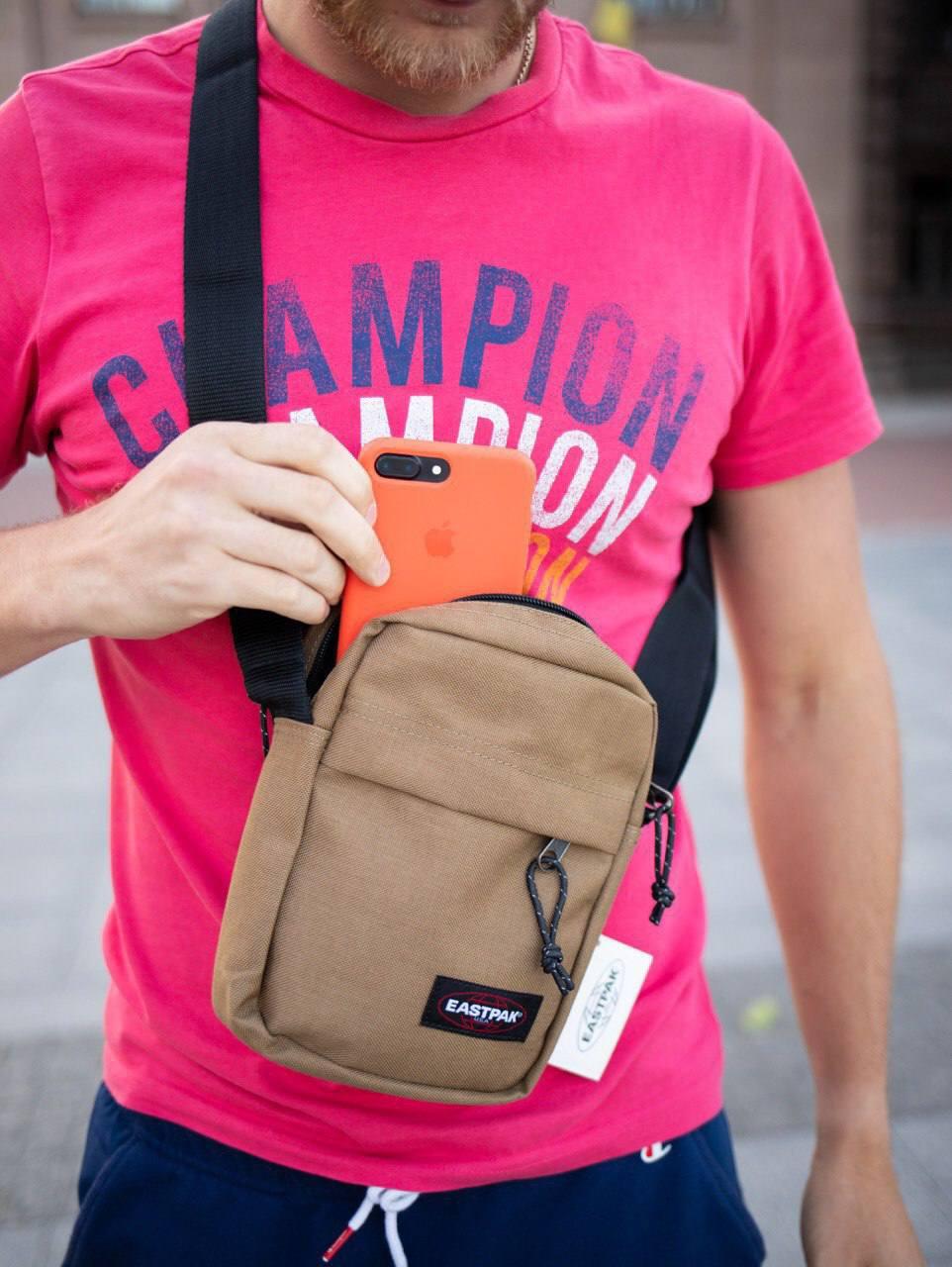 Купити Сумка на плече чоловіча чорна брендовий Eastpak THE ONE ...