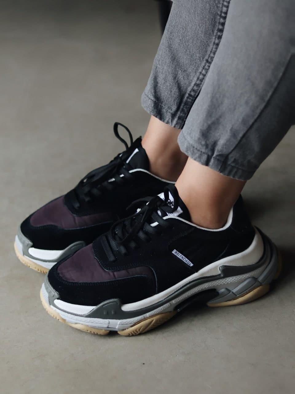 balenciaga triple s v2 black