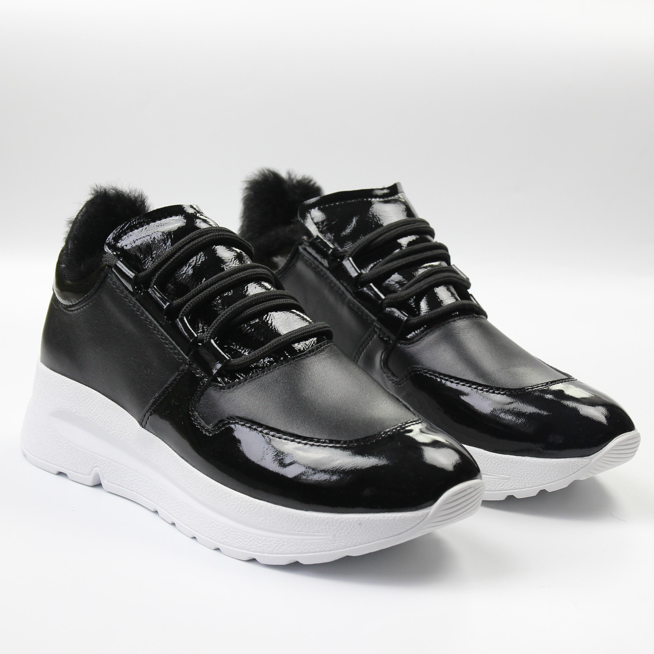 Зимові кросівки шкіряні на хутрі цигейка жіноче взуття Cosmo Shoes Finni Fur