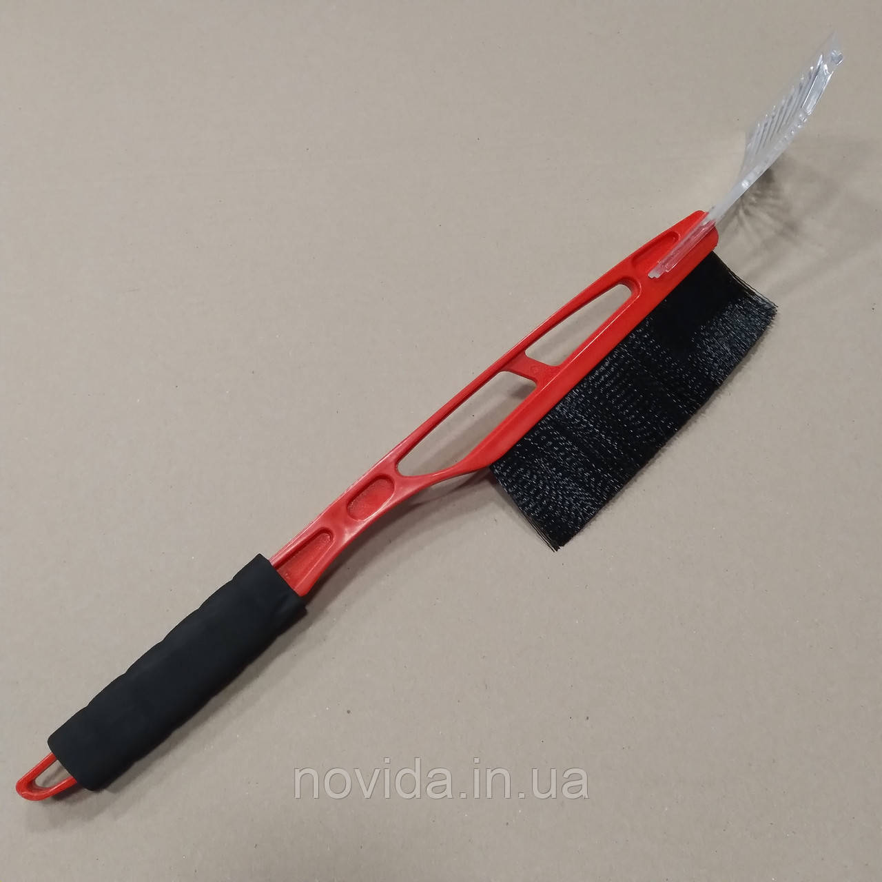Щітка та скребок від снігу 52,5х10см. CJ-7024