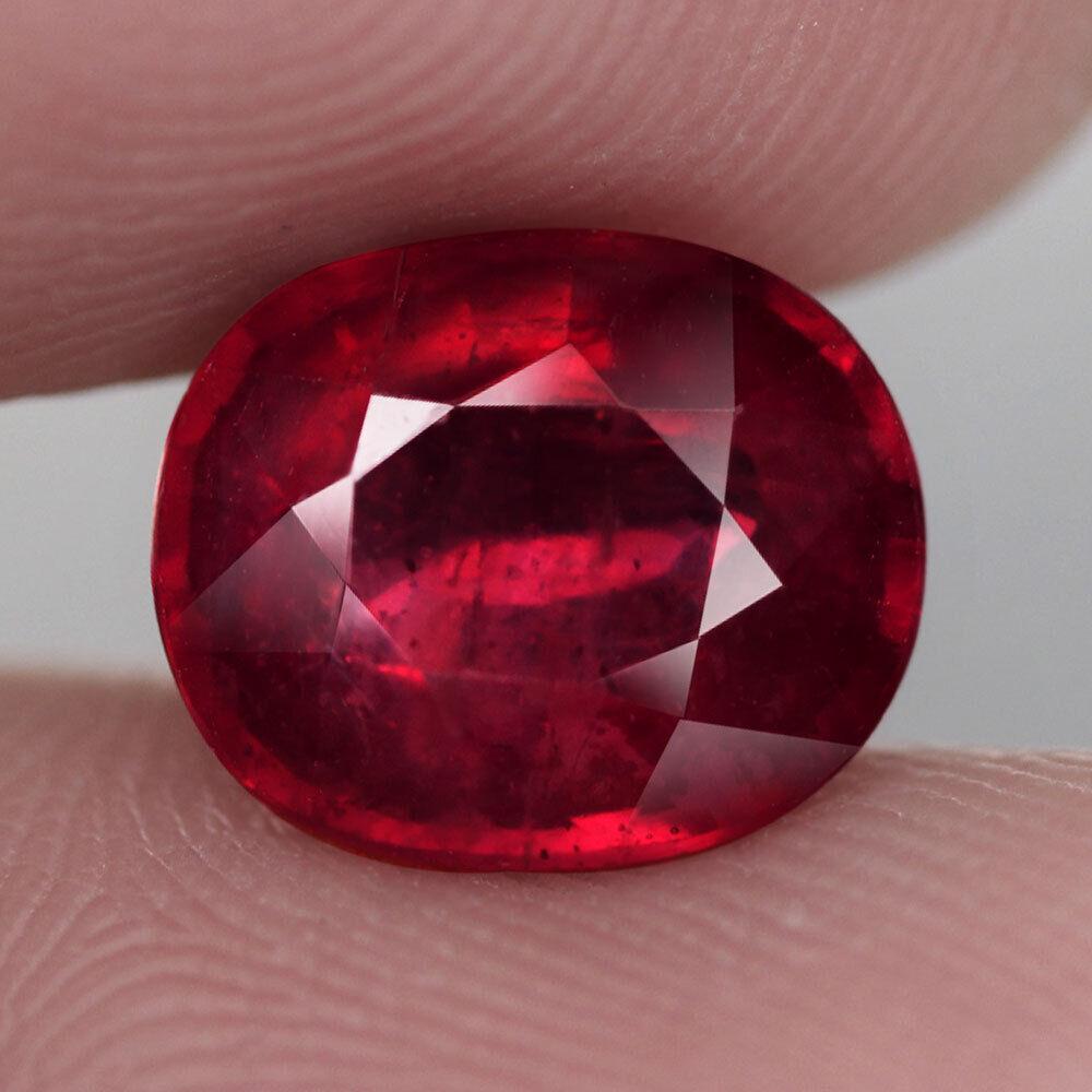 Рубін 4.28 Ct. 10.1 x 8.3 x 5 мм
