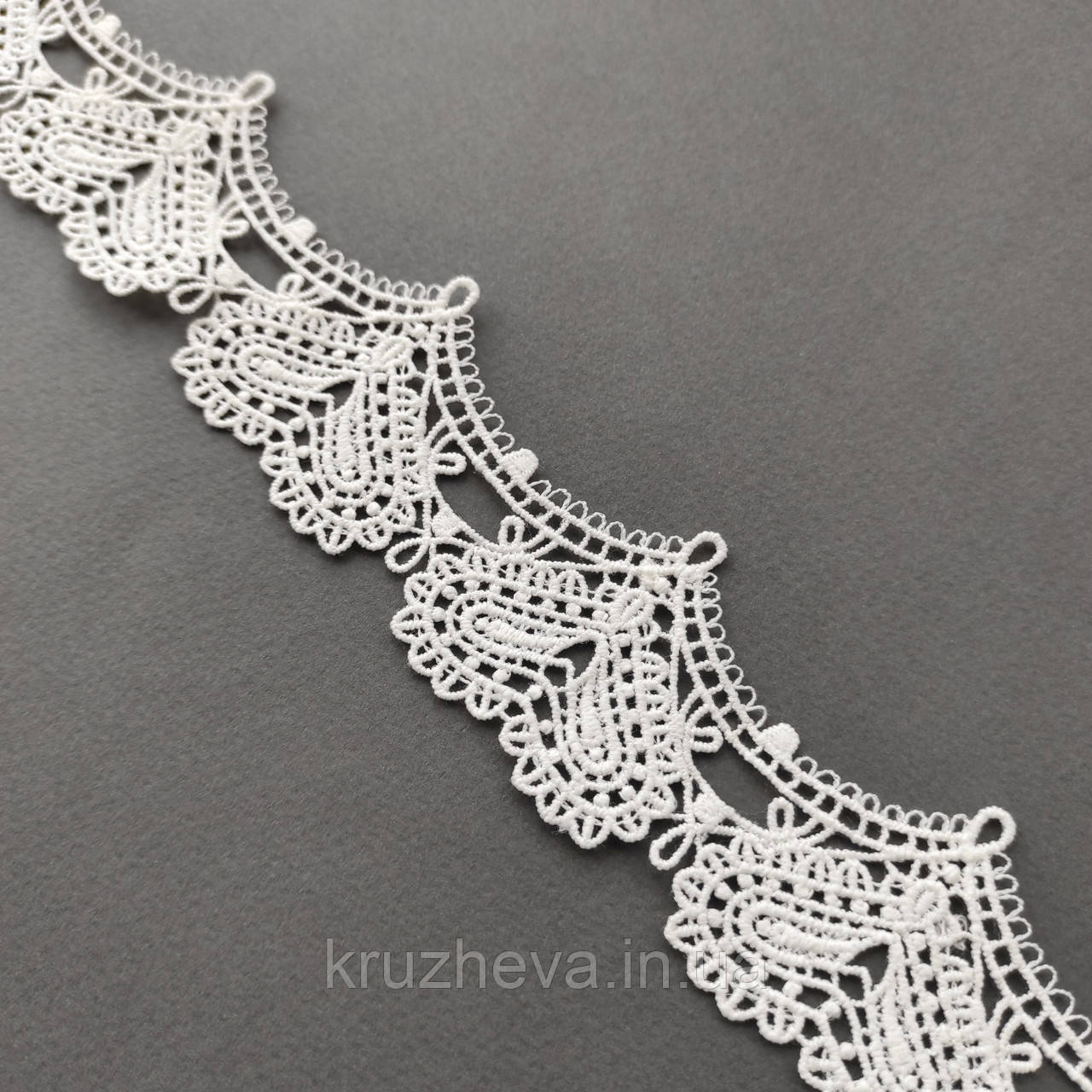 Ажурне мереживо макраме кольору айворі (слонової кістки), ширина 4,5 см.