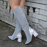 Замшеві чоботи на підборах