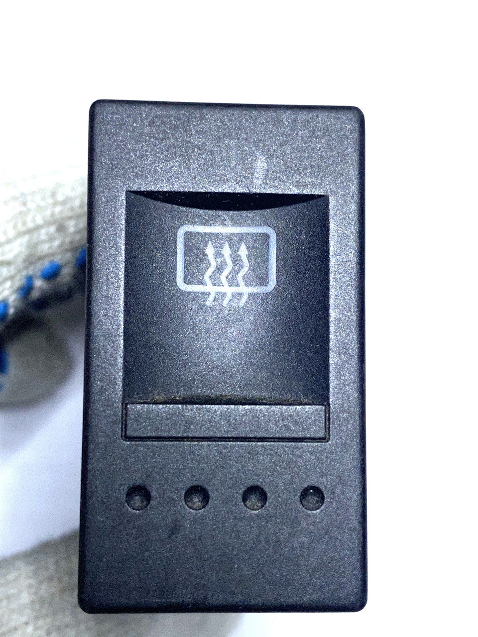 Кнопка нагрівання заднього скла Volkswagen Polo 6H0959621A / 6N0959621B / 6E0919211A, фото 1