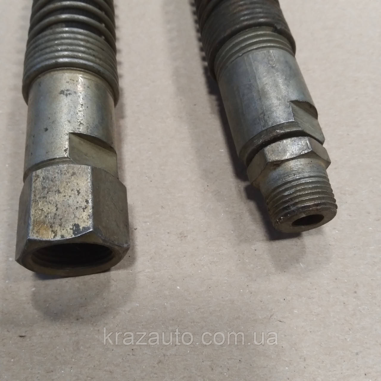 Шланг гальмівний КРАЗ (L = 900 mm) (гайка М20х1,5 бол.штуцер К3/8")17,5. 255Б-3506060-07