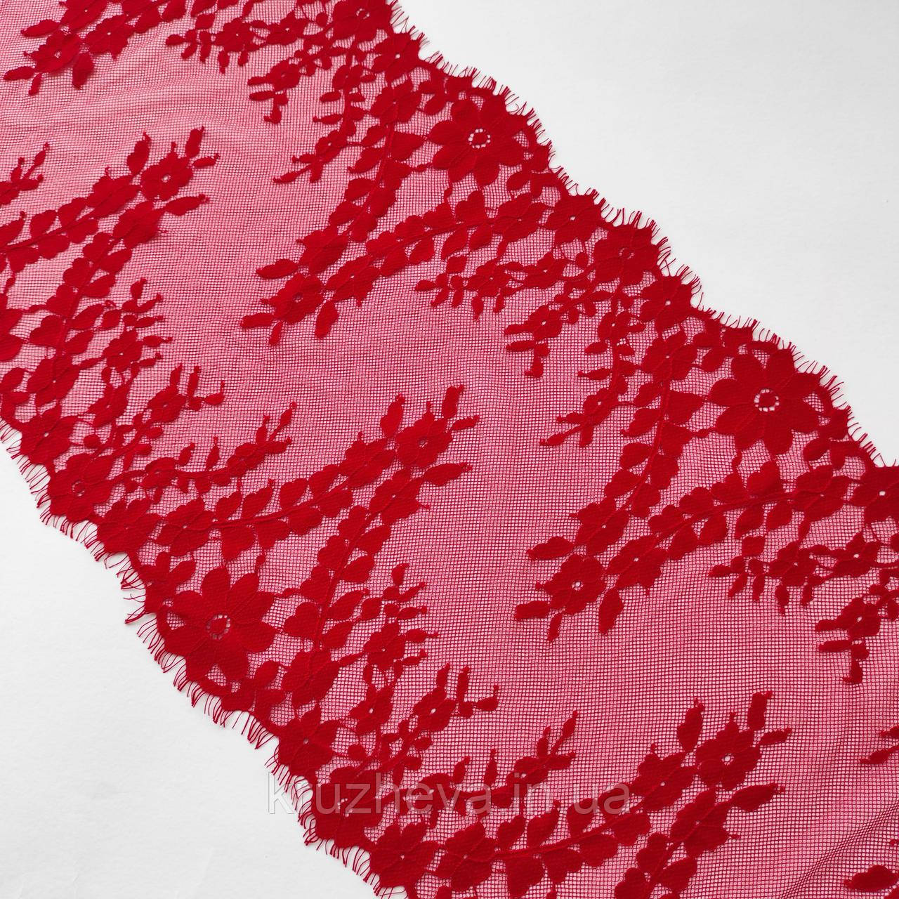 Ажурне французьке мереживо шантильї (з війками) червоного кольору, ширина 29 см, довжина купона 3,0 м.