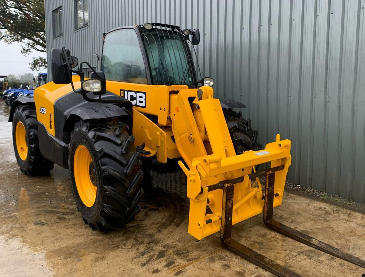 Телескопічний навантажувач JCB 531-70 2016 року