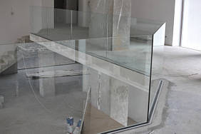 Скляні огорожі в алюмінієвому профілі