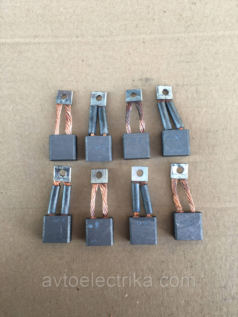 Щетки стартера КАМАЗ СТ-142 компл. 8шт. СТ142-3708050: продажа, цена в ...