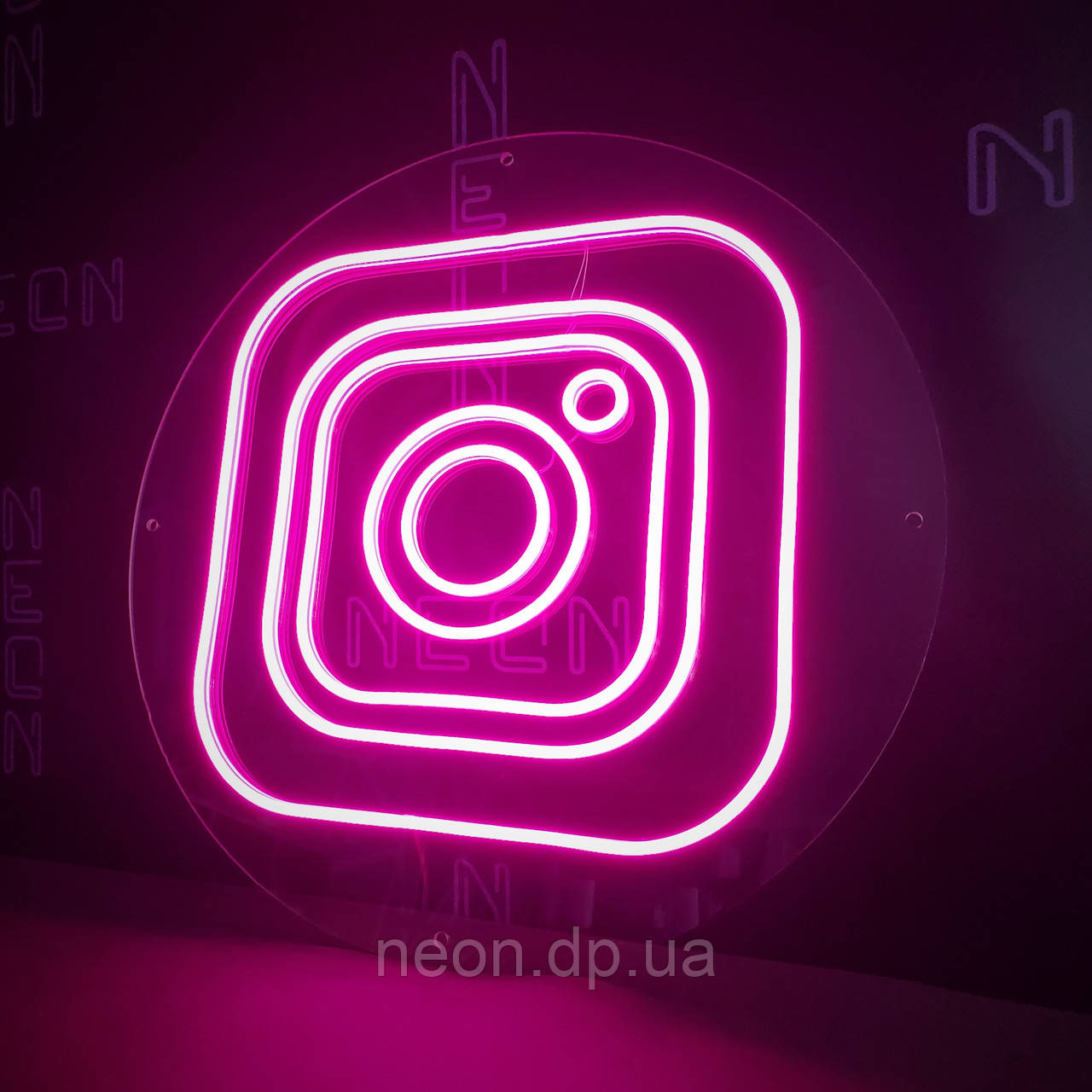 Неонова вивіска "Instagram"