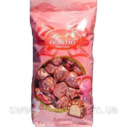 Шоколадні цукерки Lindt з начинками
