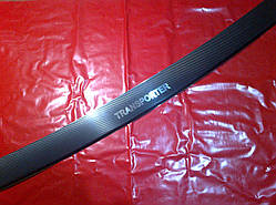 Накладка на задний бампер карбон с загибом Volkswagen Transporter T5