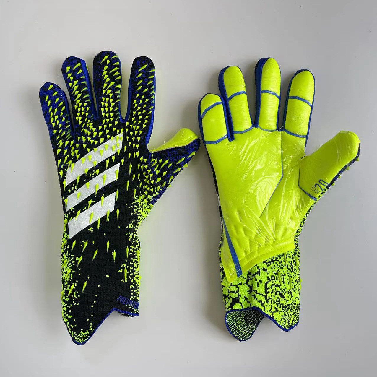 Воротарські рукавиці adidas Predator 20 Pro Promo.