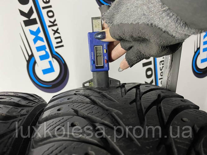 Зима 205/55 R16 Yokohama Ice Guard Stud 2шт шини бу, цена 1850 грн ...