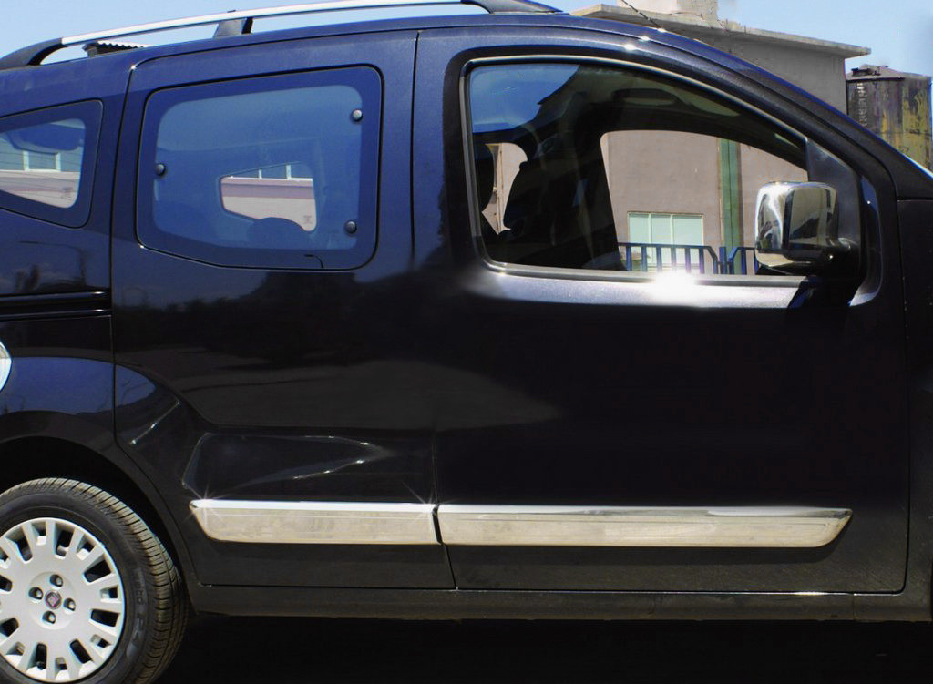 Молдинг дверний (4 шт, нерж) Carmos - Турецька сталь для Peugeot Bipper 2008↗ рр.