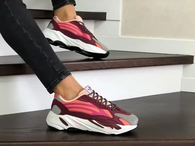 Купить Женские кроссовки Adidas Адидас Yeezy Boost 700, кожа, замша ...