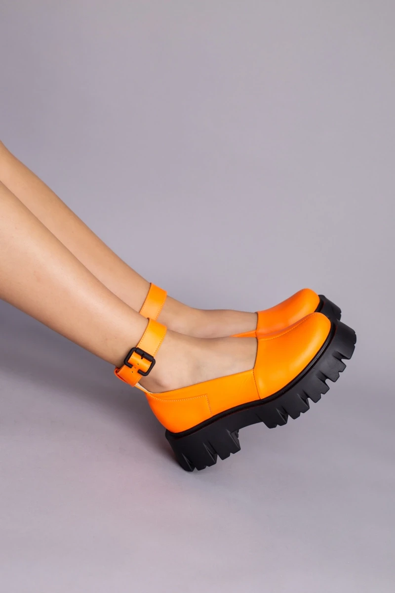Жіночі демісезонні черевики ShoesBand Помаранчеві натуральні шкіряні всередині шкіряна підкладка на масивній підошві 39 (26 см)