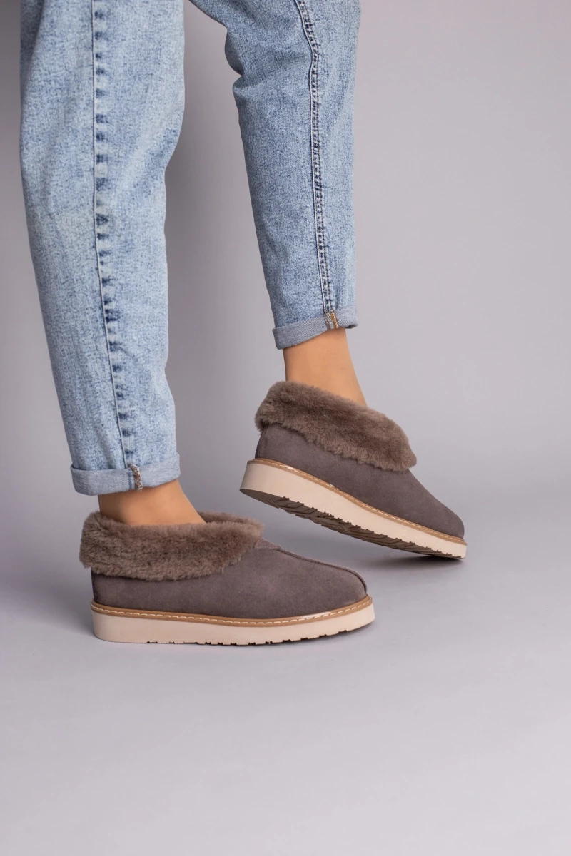 Жіночі зимові уггі ShoesBand Візон натуральні замшеві на середню/широковатую стопу всередині цигейка 34 (22 см) (Ѕ39001з), фото 1