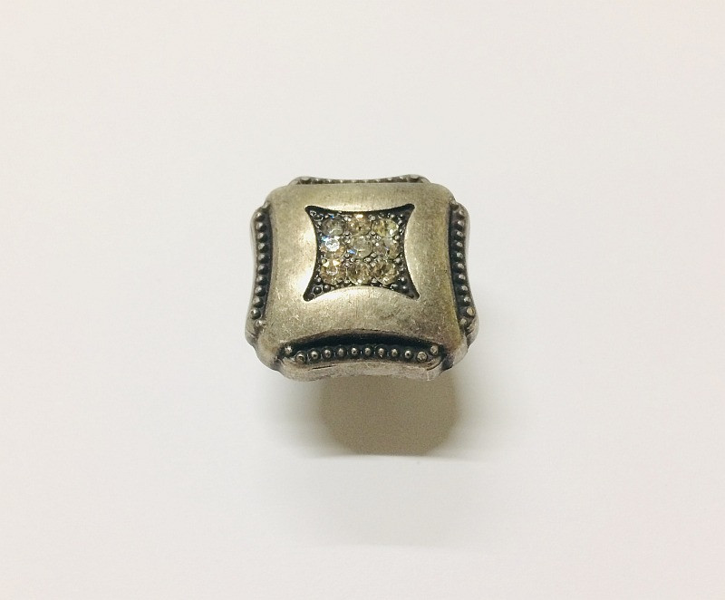 Ручка-кнопка сучасна класика з кристалами 162-00 Silver Antik античне срібло