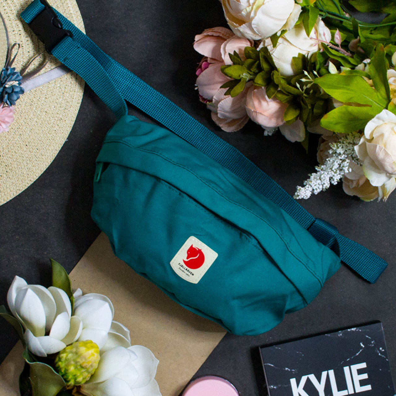 Тканинна сумка на пояс бананка смарагдова Fjallraven Kanken, фото 1